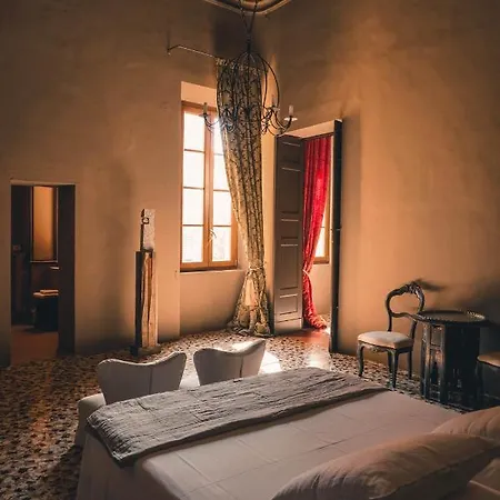 Palazzo Tra Habitación en casa particular Rávena
