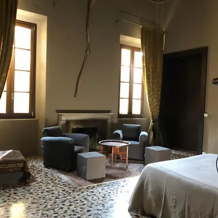 Palazzo Tra Habitación en casa particular Rávena