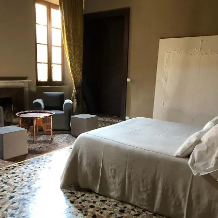 Palazzo Tra Habitación en casa particular